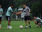 shin-tae-yong-menemani-sesi-latihan-perdana-timnas-indonesia-dalam-persiapan-kualifikasi-piala-dunia.jpg
