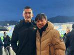 shin-tae-yong-sambangi-jay-idzes-beri-kode-akan-dapat-debut-saat-lawan-vietnam.jpg