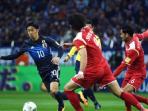 shinji-kagawa-dihadang-pemain-suriah_20160330_004851.jpg