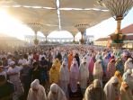 sholat-idul-adha-di-masjid-agung-jawa-tengah_20180822_080429.jpg