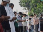 sholat-idul-fitri-di-masjid-raya-al-arif-pasar-senen_20210513_160826.jpg