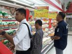 sidak-di-toko-swalayan_20161222_182524.jpg