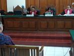 sidang-bos-pt-gala-bumi-perkasa-kembali-digelar_20180920_163828.jpg