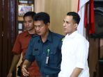 sidang-dakwaan-penyiram-air-keras-novel-baswedan_20200319_175159.jpg