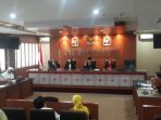 sidang-dewan-kehormatan-penyelenggaran-pemilu-dkpp-atas-laporan-advokat-cinta-tanah-air-acta_20161227_170656.jpg