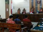 sidang-eks-bupati-tanggamus_20170502_202727.jpg