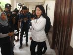 sidang-gugatan-cerai-ahok-veronica-kembali-ditunda_20180207_190543.jpg