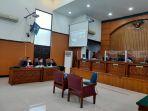 sidang-gus-nur-pembela-nih3.jpg