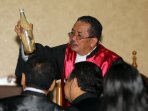 sidang-jessica-hakim-binsar-gultom-lihat-barbuk-kopi-vietnam_20160729_142342.jpg