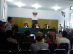sidang-kasus-pembunuhan-anak-kepala-desa_20161003_115312.jpg