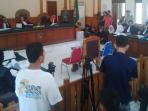 sidang-kasus-pembunuhan-engeline-di-pn-denpasar_1_20151110_141720.jpg
