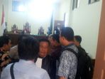sidang-kasus-perzinahan-oknum-perwira-polda-lampung_20170329_134927.jpg