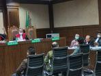 sidang-lanjutan-perkara-dugaan-suap-ekspor-benih-benh.jpg