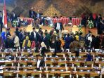 sidang-paripurna-terakhir-anggota-dpr-periode-2014-2019_20190930_210326.jpg