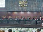 sidang-pembacaan-putusan-sejumlah-perkara-uu-pilkada.jpg