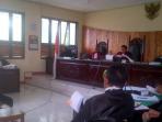 sidang-pembunuhan-paulus-usnaat-di-pn-kefamenanu_20150407_112329.jpg