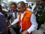 sidang-perdana-bupati-indramayu-nonaktif-supendi-di-pn-tipikor_20200309_202541.jpg