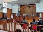 sidang-perdana-sugi-nur-rahardja-alias-gus-nur.jpg