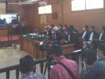 sidang-perdana-terdakwa-bahar-bin-smith-di-pengadilan-negeri-bandung.jpg