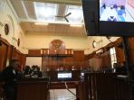 sidang-perdana-tragedi-kanjuruhan-di-pn-surabaya_20230116_172017.jpg