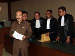 sidang-putusan-sela-fredrich-yunadi_20180305_191731.jpg