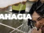 simak-lirik-lagu-bahagia-yang-dinyanyikan-oleh-ziva-magnolya-dalam-artikel-ini.jpg