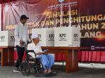 simulasi-pemungutan-suara-di-kpu-kabupaten-malang_20231227_155353.jpg