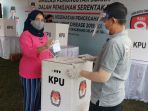 simulasi-pemungutan-suara-pilkada-2020-tangsel_20200912_110716.jpg