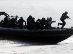 simulasi-penanggulangan-terorisme-satgultor-tni_20190409_201111.jpg