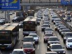 singapura-macet-traffic-jump_20141205_145736.jpg