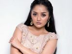 single-lagi-syantik-siti-badriah-jadi-fenomenal_20180604_132516.jpg