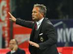 sinisa-mihajlovic-tenanggggg_20151005_100014.jpg