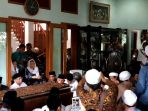 sinta-nuriyah-wahid-ikuti-tahlilan-di-rumah-kh-hasyim-muzadi_20170316_185931.jpg