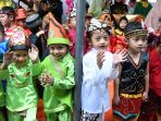 siswa-kb-tk-al-hikmah-peringati-sumpah-pemuda_20191028_210253.jpg