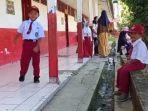 Nasib Miris Firdaus, Pakai Sendal Jepit Lusuh Hari Pertama Masuk SD di Mamuju Tengah Sulbar
