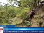 siswa-sd-lebati-jembatan-tambang_20150315_172316.jpg