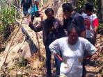 siswa-sd-tewas-masuk-jurang_20150910_144836.jpg