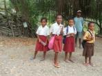 siswa-sekolah-dasar-di-boti-pedalaman-ntt_20161029_150210.jpg