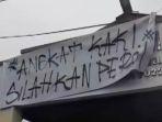 siswa-sma-20-makassar-melakukan-aksi-unjuk-rasa.jpg