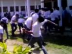 siswa-sma-di-polewali-mandar-tawuran_20161107_142341.jpg