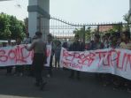 siswa-sman-1-semarang-gelar-aksi-solidaritas_20180308_095022.jpg