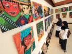 siswa-smpn-7-bandung-gelar-pameran-lukisan-budaya-nusantara_20151217_155154.jpg