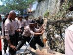 siswa-spn-bersihkan-sisa-sisa-kerusuhan-jayapura_20190831_151722.jpg