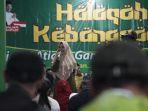siti-atikoh-suprianti-saat-bertemu-ribuan-warga-dalam-halaqoh.jpg