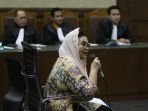 siti-fadilah-supari-bacakan-pledoi_20170607_201253.jpg