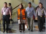 siti-masitha-ditahan-kpk_20170830_202930.jpg