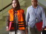 siti-masitha-ditahan-kpk_20170830_203235.jpg