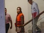 siti-masitha-ditahan-kpk_20170830_203301.jpg
