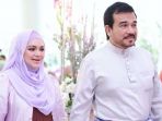 siti-nurhaliza-dan-suaminya_20180319_205423.jpg