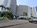 H-1 Eksekusi Hotel Sultan, Puluhan Orang Berbaju Hitam Berjaga di Sekitar Lobi